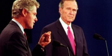Debate entre William Clinton y Goerge Bush. Foto: PBS.