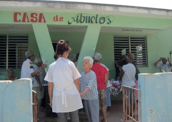 Casa de abuelos en Cuba, para la atención de personas de la tercera edad. Foto: iris.paho.org / Archivo.