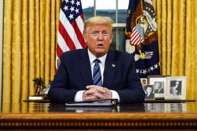 El presidente Donald Trump se dirige a la nación desde la Oficina Oval de la Casa Blanca, el miércoles 11 de marzo de 2020, en Washington. Foto: Doug Mills/The New York Times vía AP.
