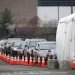 Fila de personas en vehículos que esperan a realizarse la prueba de detección del coronavirus, en Filadelfia, el 20 de marzo de 2020. Foto: Tim Tai/The Philadelphia Inquirer via AP.