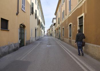 Calles desiertas después del cierre de la región de Lombardía, norte de Italia. Foto: Andrea Fasani/EFE.