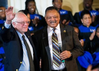 Bernie Sanders y el reverendo bautista Jesse Jackson. Foto: The Intercept.