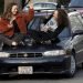 Dos hermanas fiestando fuera de su hogar en Townsend Avenue, Oakland, California. Foto: Santiago Mejia/The Chronicle.