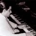 La obra de Adolfo Guzmán destaca en el género de la canción, con notables arreglos en sus composiciones al piano. Foto: prensa-latina.cu