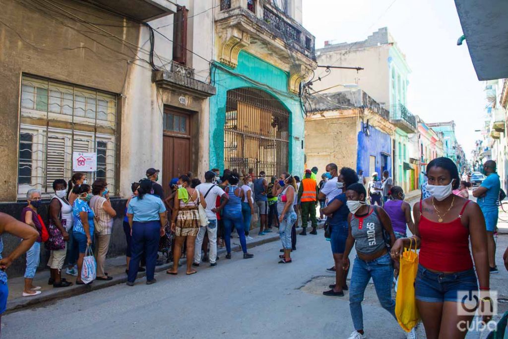 Cuba reportó 12 nuevos casos positivos de coronavirus y tres fallecimientos el 10 de mayo de 2020. Foto: Otmaro Rodríguez.
