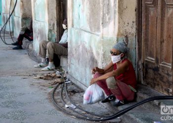 El rango de edad más afectado mortalmente por la COVID-19 en Cuba es el de 80 a 89 años, con 26 pacientes fallecidos. Foto: Otmaro Rodríguez.