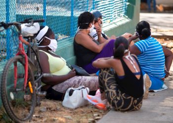 Hasta la medianoche del lunes, Cuba registraba mil 685  enfermos por la Covid-19. 69 es el número de víctimas fatales. Foto: EFE/Yander Zamora/Archivo.