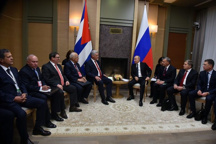 Díaz-Canel fue recibido en Moscú por Putin, en octubre de 2019. Foto: Estudios Revolución.
