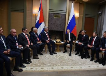 Díaz-Canel fue recibido en Moscú por Putin, en octubre de 2019. Foto: Estudios Revolución.