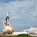 Un cohete SpaceX Falcon 9 despega del complejo de lanzamiento 39A en el Centro Espacial Kennedy de la NASA el 19 de enero de 2020. Llevaba la nave espacial Crew Dragon y realizaba pruebas de suspensión de vuelo sin tripulación. Foto NASA/Tony Gray