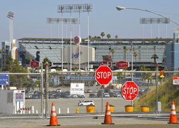 La foto del miércoles 24 de junio de 2020 muestra el Dodger Stadium de Los Ángeles (AP Foto/Mark J. Terrill)