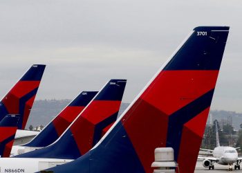Varios aparatos de Delta Airlines estacionados en la placa del Aeropuerto Internacional de Atlanta. | Delta