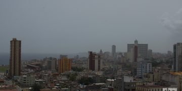 Nube de polvo del Sahara sobre La Habana, el 24 de junio de 2020. Foto: Otmaro Rodríguez.