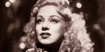 Rosita Fornés, una leyenda del teatro y el cine. Foto: https://www.etcetera.com.mx/