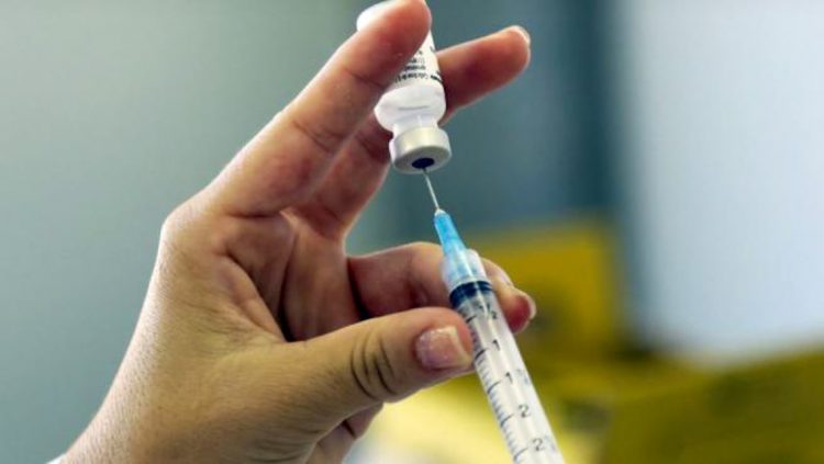 La OMS está creando directrices para la distribución ética de vacunas contra el COVID-19. Foto: 20minutos.es