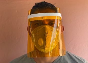 3D-Fab Crearte, taller de servicios de modelado e impresiones en 3D,  ha producido varios modelos de protectores faciales y válvulas para el sistema de respiración asistida. Foto: Facebook.