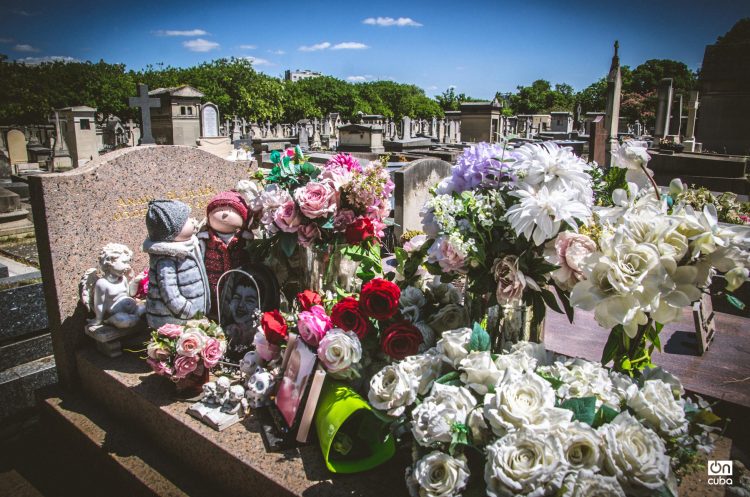 El Cementerio de Montparnasse alberga hoy unas 35 000 tumbas.