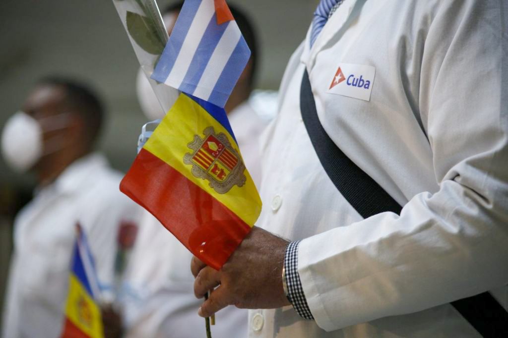 Médicos cubanos a su regreso de Andorra. Foto: acn.cu