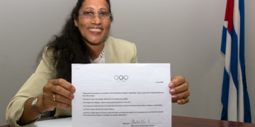 La exjabalinista cubana y primera campeona olímpica de Latinoamérica fue electa miembro del COI. Foto: @Jit/Twitter.