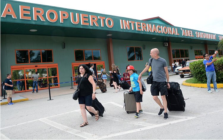 Foto de archivo del aeropuerto internacional "Abel Santamaría", de Santa Clara, Cuba. Foto: Vanguardia / Archivo.