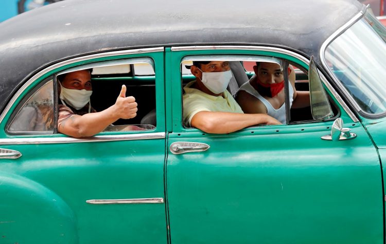 Los contagios reportados hoy: 5 de La Habana, 1 de Mayabeque y uno de Las Tunas; este caso adquirió la enfermedad en el extranjero. Foto: Ernesto Mastrascusa/EFE