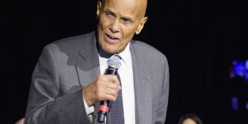 El músico, actor y activista social estadounidense Harry Belafonte. Foto: pagesix.com / Archivo.