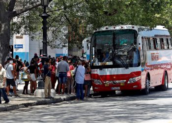 Los diez casos de hoy se concentran en los municipios habaneros de Centro Habana, 10 de Octubre, Cerro, Cotorro y La Lisa. Foto: Ernesto Mastrascusa/EFE