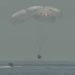 La cápsula de SpaceX al momento de caer el domingo 2 de agosto del 2020 sobre el Golfo de México. (Foto facilitada por NASA TV, vía AP)