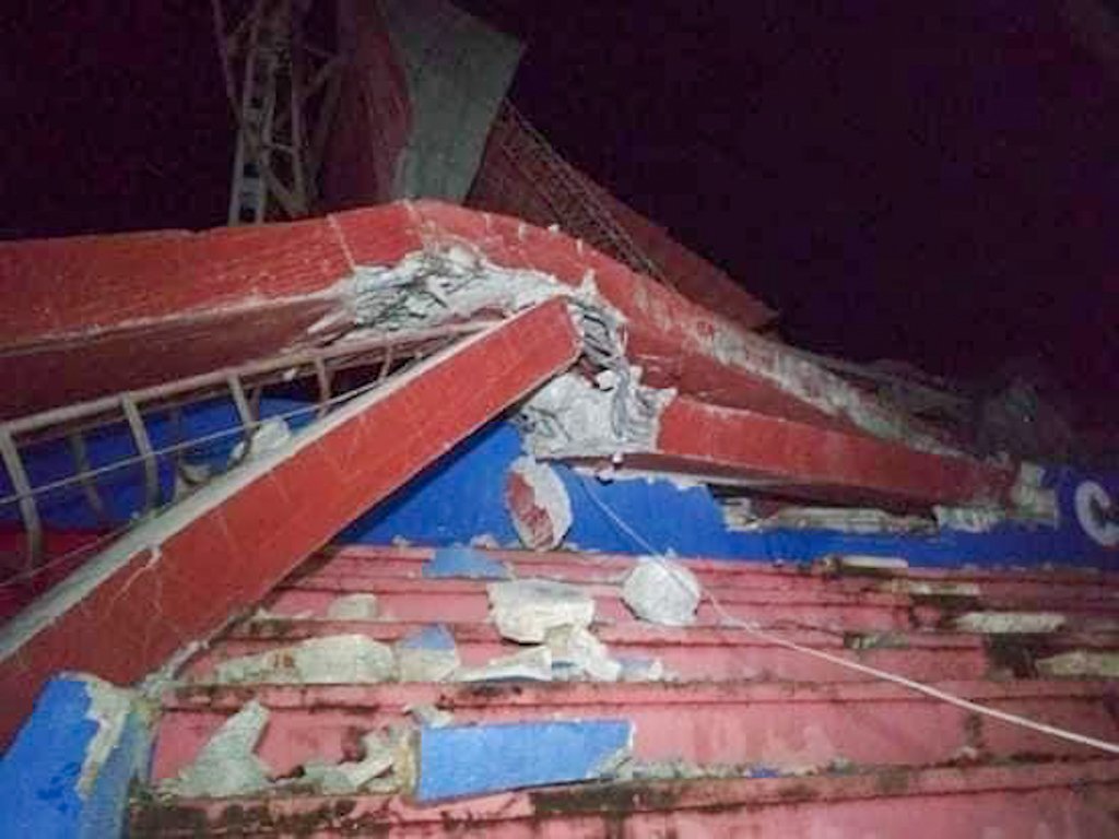La tormenta tropical Laura derribó una torre del estadio 26 de julio, en Artemisa. Foto: artemisadiario.cu