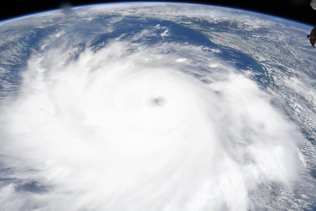 Imagen tomada desde la Estación Orbital Internacional muestra la perfecta formación de la tormenta. Foto: NASA Astronauts/Facebook.