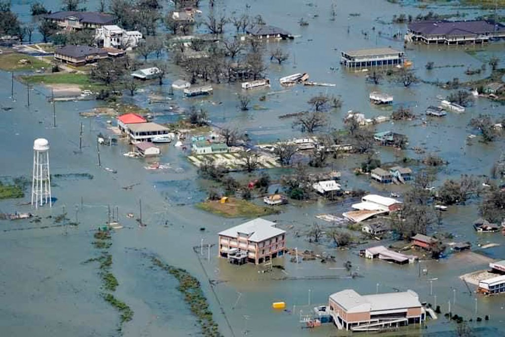 Vista aérea de Cameron, Luisiana, tras el paso del huracán Laura. Foto: Red Climática Mundial/Facebook.