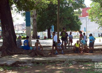 Niños jugando en el Parque Trillo de Centro Habana. Foto: Otmaro Rodríguez/Archivo.
