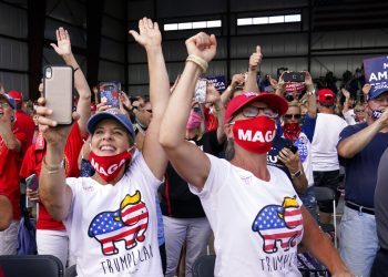 Foto tomada el 17 de agosto del 2020 de partidarios del presidente Donald Trump en Oshkosh, Wisconsin. Foto: AP/Evan Vucci.