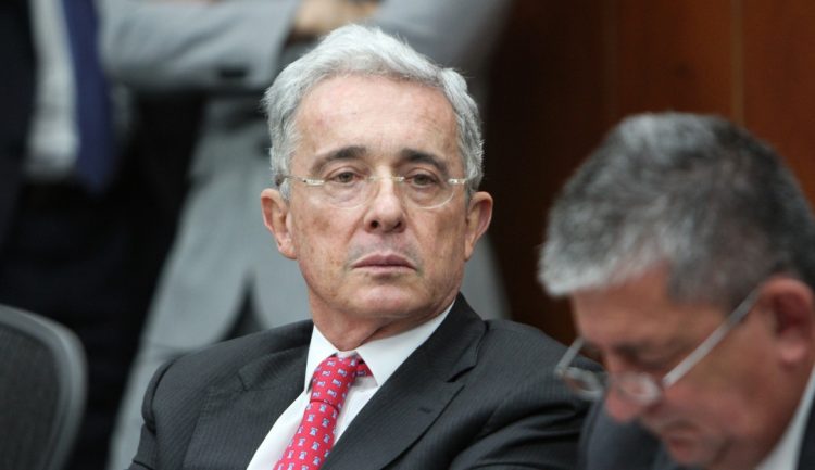 El expresidente colombiano, Álvaro Uribe. Foto: Caracol.