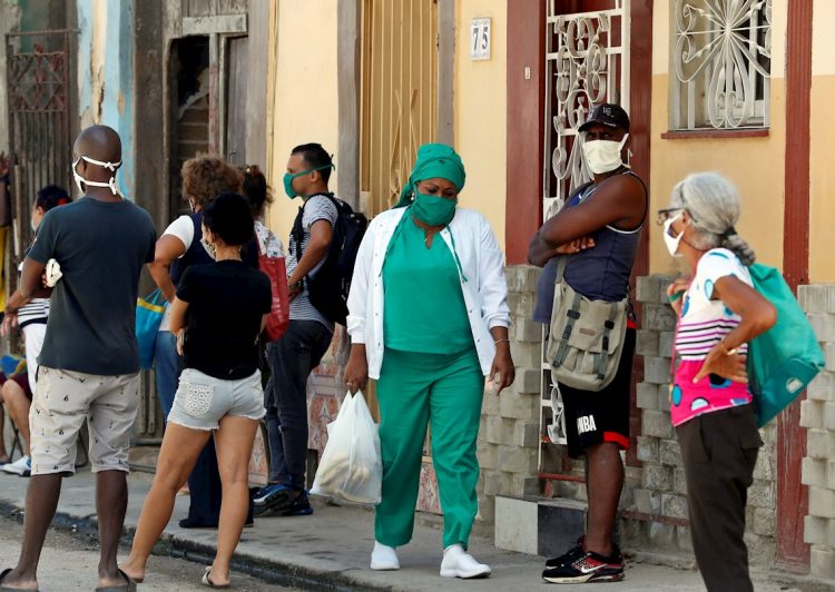 Los 46 casos de COVID-19 en Cuba hoy fueron detectados o corresponden a La Habana, Artemisa, Pinar del Río, Villa Clara y Mayabeque. Foto: Ernesto Mastrascusa/EFE