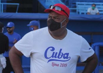 Guillermo Carmona, mánager del equipo de béisbol Industriales, que representa a la capital cubana. Foto: Boris Luis Cabrera/Tribuna de La Habana.