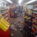 La escena en una tienda de Sparta, Carolina del Norte, tras el impacto de un sismo el 9 de agosto del 2020.  Foto: Michael Hull via AP.