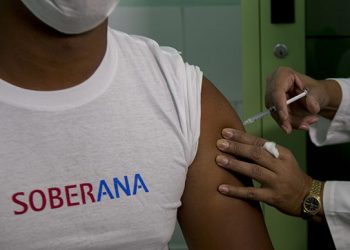 Inicio de los ensayos clínicos con el candidato vacunal cubano Soberana 01 contra la COVID-19. Foto: Ismael Francisco/ Cubadebate.