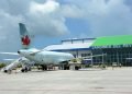 Imagen de archivo de la llegada de turistas canadienses al aeropuerto de Cayo Coco, Jardines del Rey, en el centro de Cuba. Foto: Agencia Cubana de Noticias / Archivo.