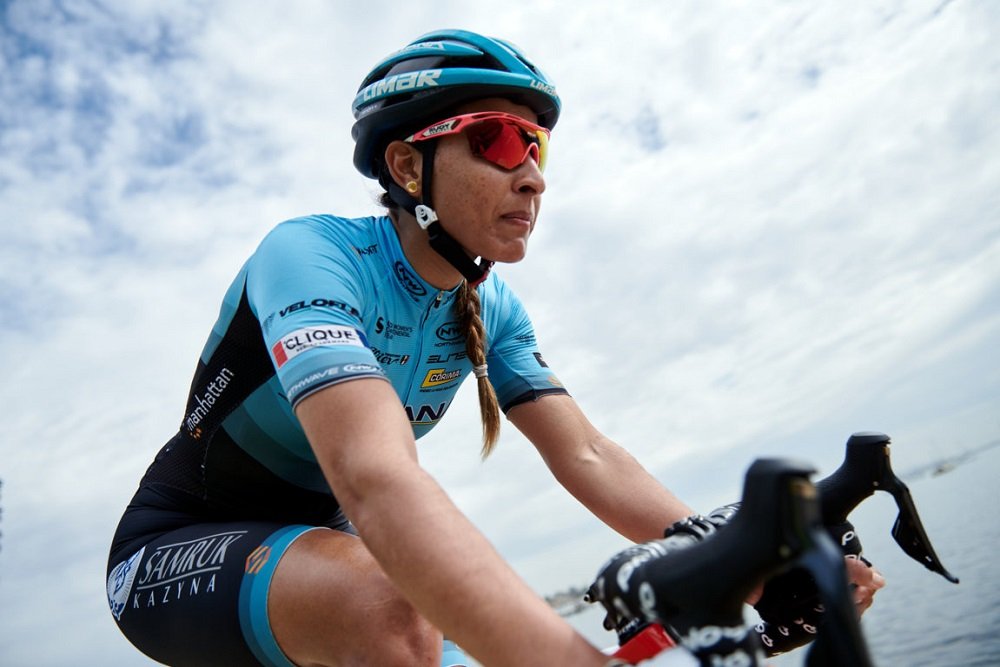 La ciclista cubana Arlenis Sierra, capitana del Astana Women’s Team. Foto: Astana Women’s Team / Twitter.