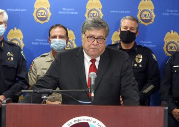 El secretario de Justicia de Estados Unidos, William Barr, habla en una conferencia en Phoenix el 10 de septiembre. Foto: Bob Christie/AP.