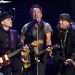 En esta fotografía de archivo del 15 de marzo de 2016, Bruce Springsteen durante una presentación con la E Street Band durante un concierto en Los Angeles Sports Arena. Foto: Chris Pizzello/Invision/AP, archivo.