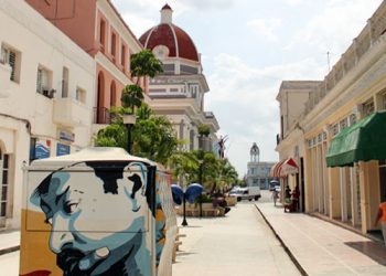 El Boulevard de Cienfuegos. Foto: Cuban Adventures.
