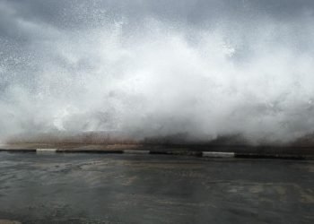 El huracán Isaías en Baracoa, en julio de 2020. Foto: Claudia Rafaela Ortiz