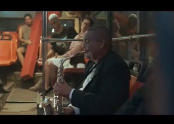 Fotograma del videoclip a la canción de Ángel Bonne “Es tan Fácil”; director: Joseph Ros