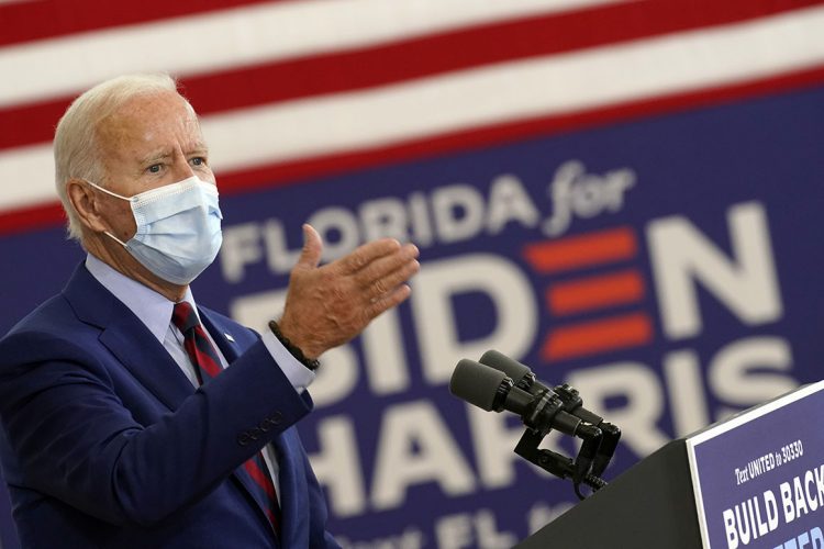 El exvicepresidente Joe Biden, candidato presidencial demócrata, habla en Miami  el lunes 5 de octubre de 2020. Foto: Andrew Harnik/AP.