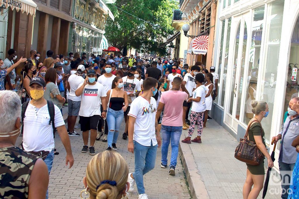 Cuba reportó 100 nuevos casos de COVID-19, 33 de ellos en La Habana. Foto: Otmaro Rodríguez