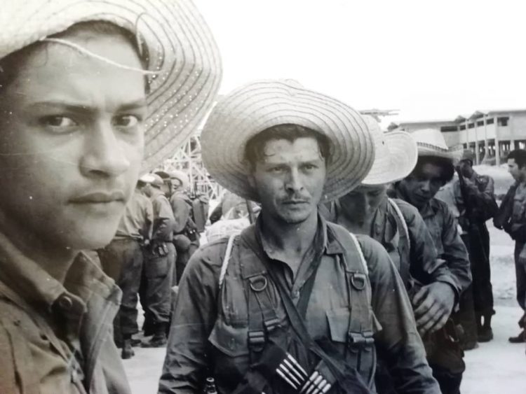 Milicias campesinas, 1960. Foto: Raúl Corrales.