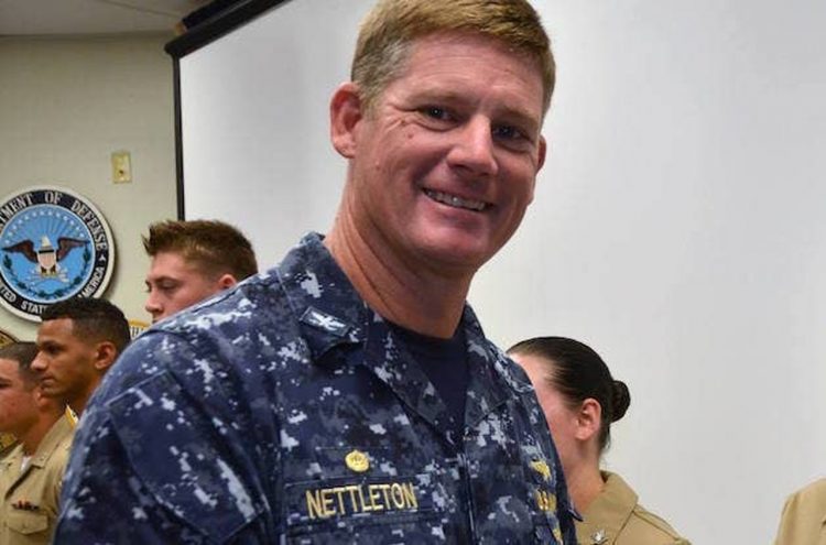 El capitán John R. Nettleton durante su estancia en la Base Naval de Guantánamo, como comandante de ese enclave estadounidense en el oriente de Cuba. Foto: Perfil de Facebook de la Base Naval de Guantánamo.