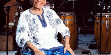 La legendaria cantante cubana Omara Portuondo celebra sus 90 años. Foto: @OmaraPortuondo / Twitter.